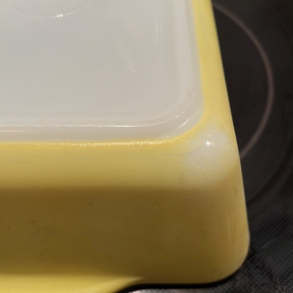 Vintage Pyrex Primary Yellow 8.25” x 6.75” Refrigerator Dish 503-B - Picture 4 of 5